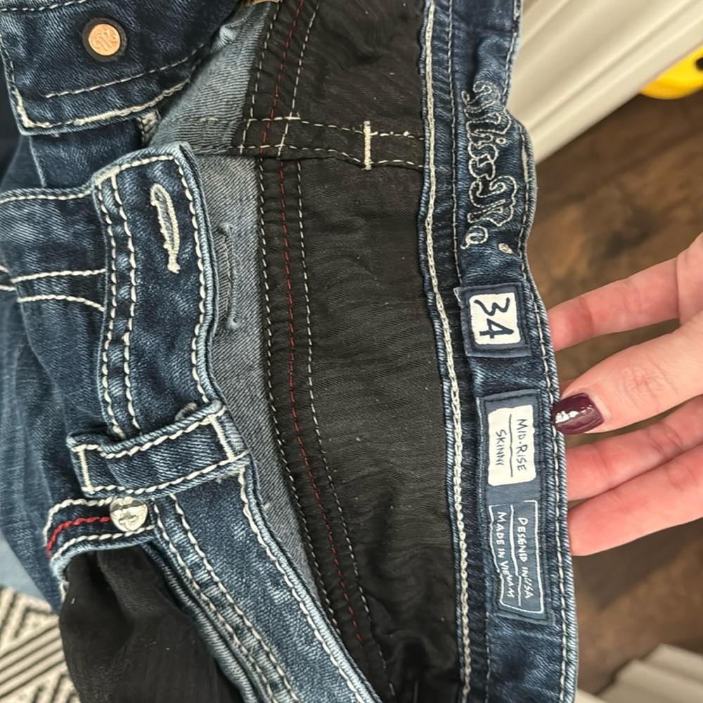 Miss Me lightly distressed skinnies!